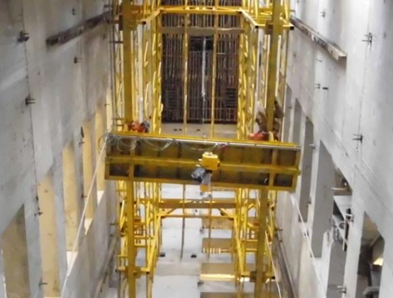 钢结构屋顶安装技术交底_钢结构屋顶安装视频_钢结构屋顶施工流程