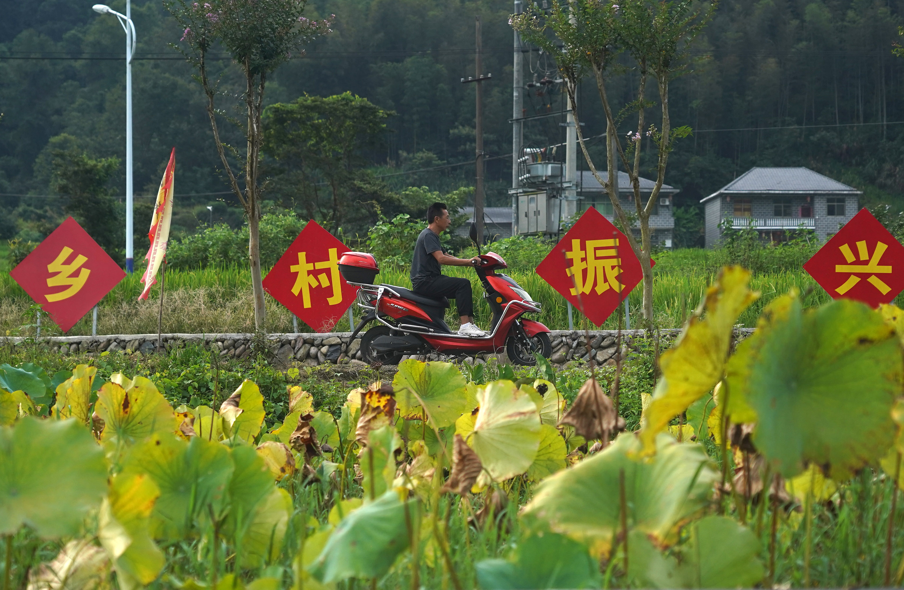 2024年烟草系统招聘2034人，月薪上万