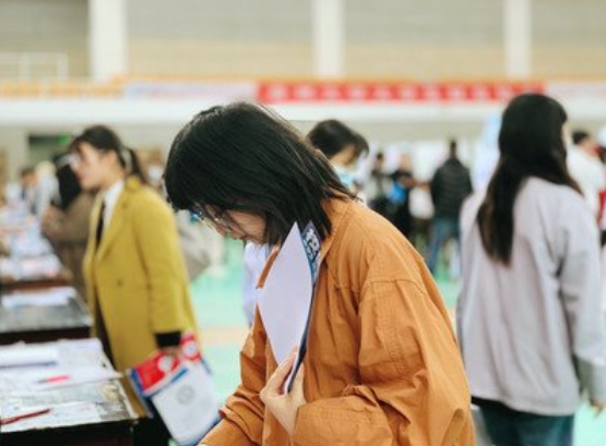 求职简历空白模版_大学生求职简历空白模板_个人求职简历空白表格