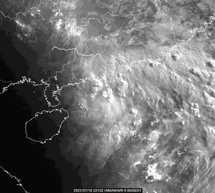 珠海台风房价 今天一睁眼外面风雨呼呼响走在路上还有些凉凉