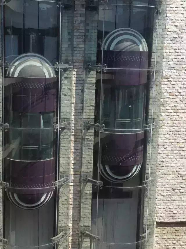 上海沈富建筑工程有限公司提供观光电梯钢结构井道产品