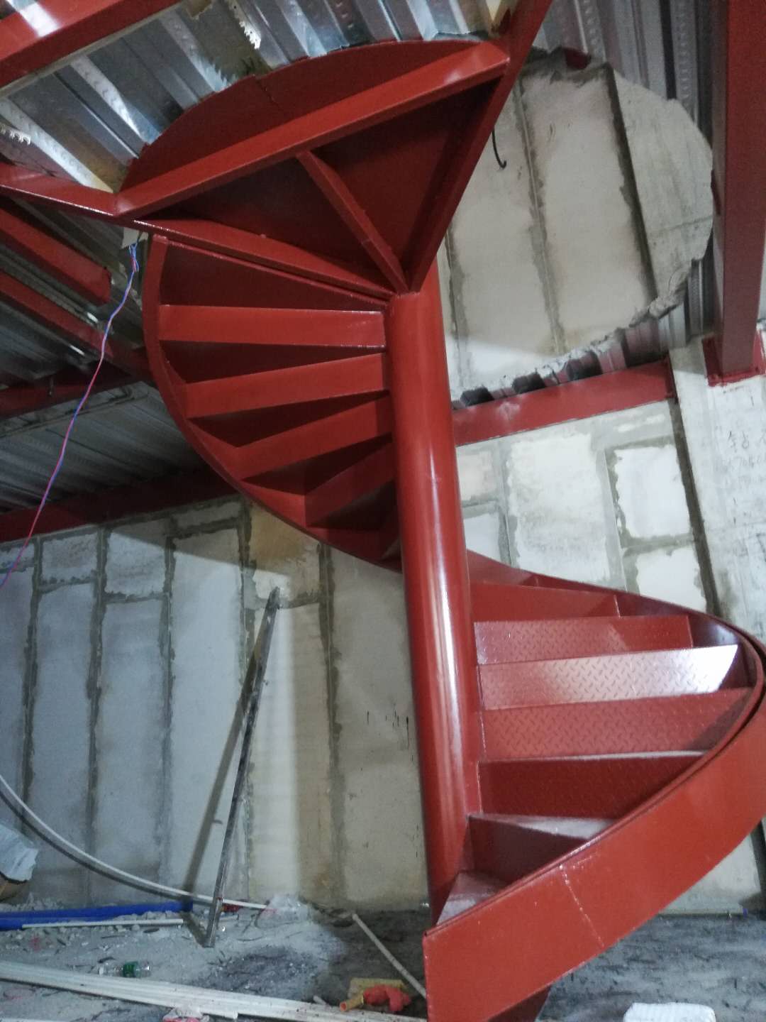 钢结构拱有哪两种_拱形钢结构图纸_钢结构拱桥图片