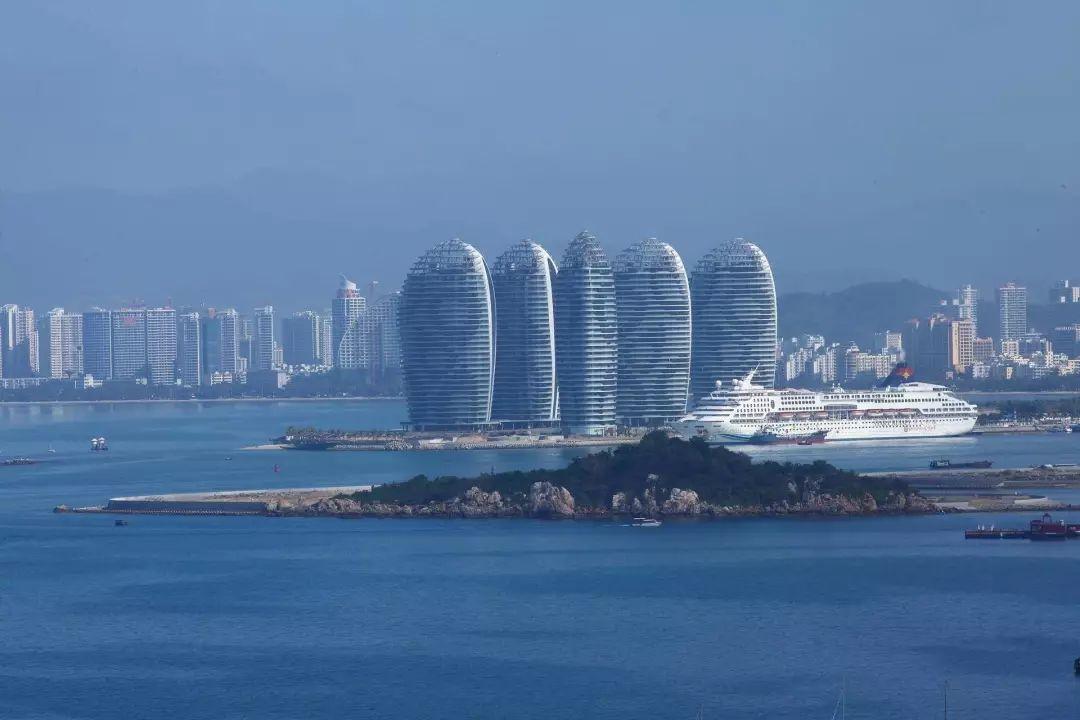三亚凤凰岛投资集团 100%股权作价 40.37 亿公开挂牌转让
