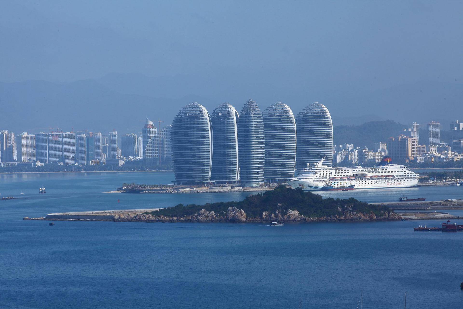 三亚凤凰岛投资集团 100%股权作价 40.37 亿元公开挂牌转让