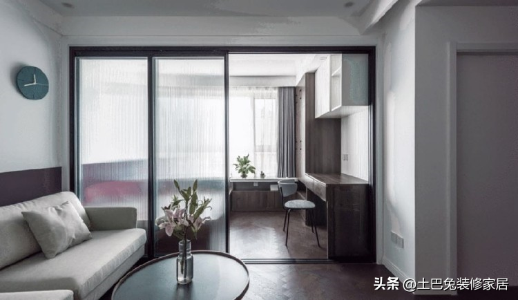 阳台客厅装修图_阳台设计客厅_客厅阳台装修效果
