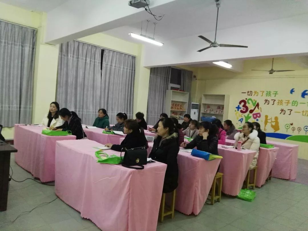 家政服务育婴师_育婴师家政公司_家政公司育婴师
