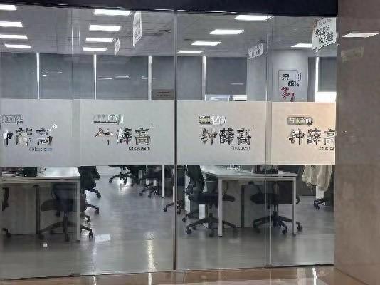 主播招聘_主播_女主播私房的唱歌女主播