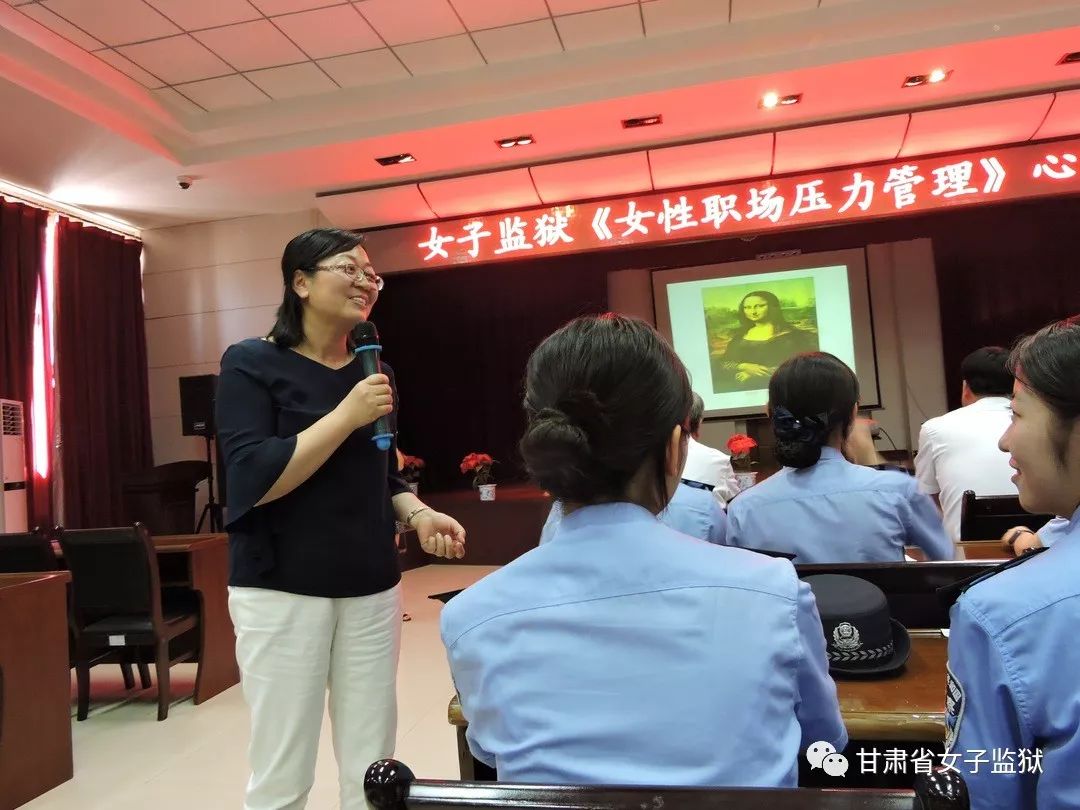 职场女性的压力_职场女性压力大肥胖_职场女性压力大疯狂购物