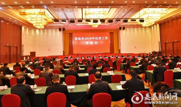 钢结构停车棚施工方案_钢结构停车棚多少钱一个平方_江苏钢结构停车棚