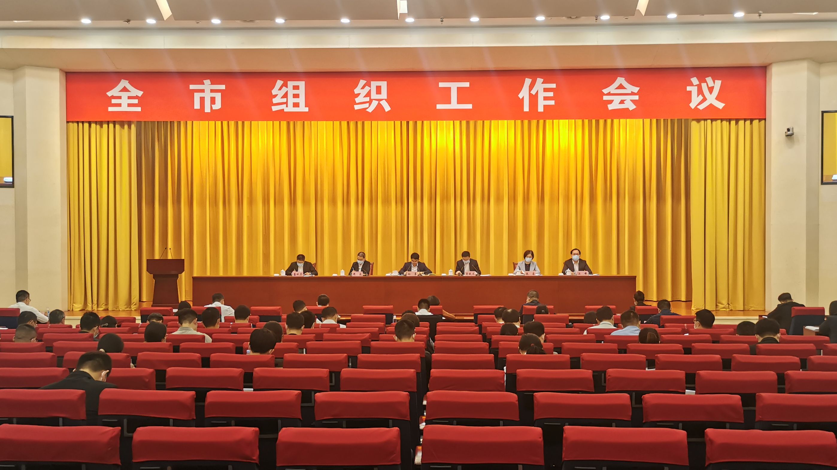 钢结构停车棚多少钱一个平方_钢结构停车棚施工方案_江苏钢结构停车棚