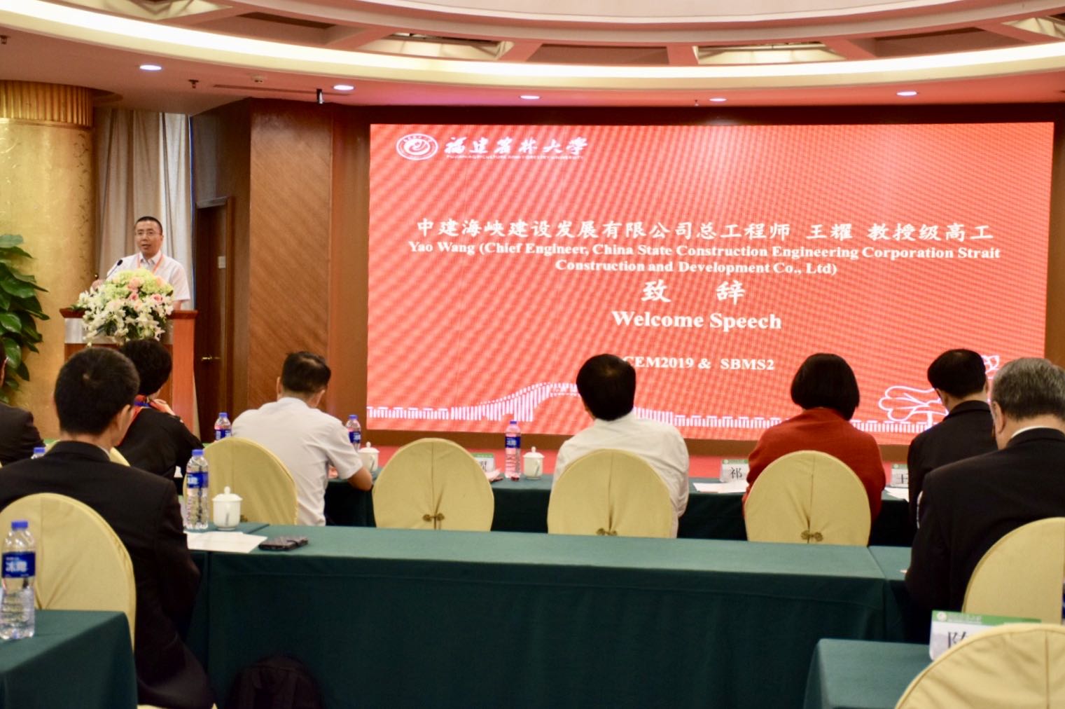 体育馆钢结构结构设计_钢结构体育馆施工方案_钢结构体育馆