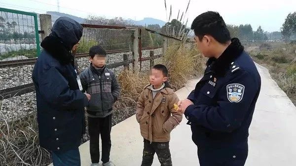 小学生防拐防骗安全小知识_小学生防骗防拐知识口诀_小学生防拐防骗小常识