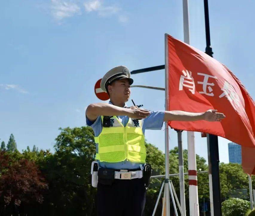 _直面“烤验”！杨浦的他们，守岗在一线_直面“烤验”！杨浦的他们，守岗在一线