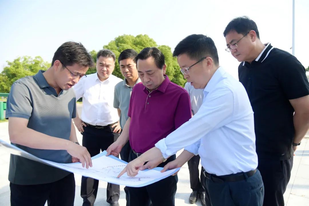 钢结构雨季施工措施_雨期施工钢筋工程的做法_雨天钢结构施工