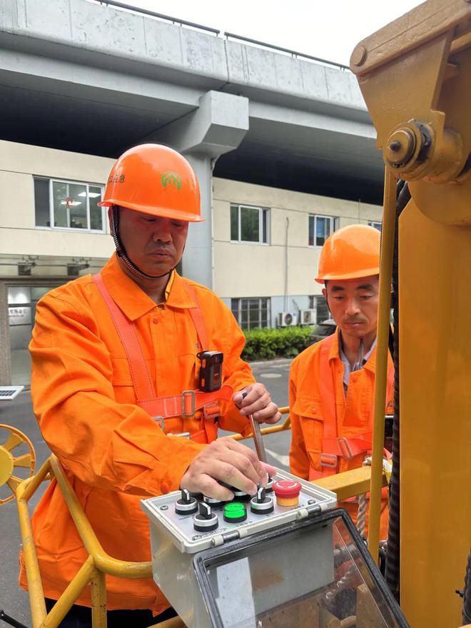 钢构车棚施工方案_钢结构车棚施工工艺_钢结构自行车棚施工图