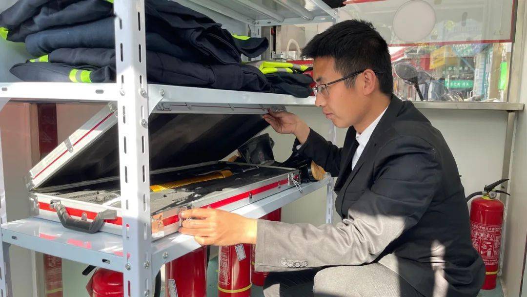 钢岗亭图片结构图大全_钢岗亭图片结构图纸_钢结构岗亭图片