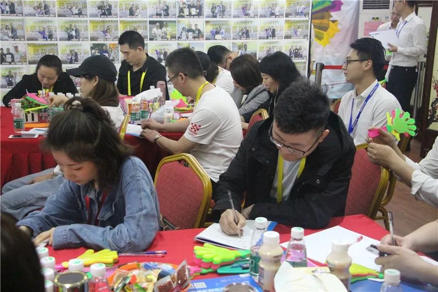 装修电话怎么打吸引客户3句话_房子装修电话怎么打_装修打电话技巧
