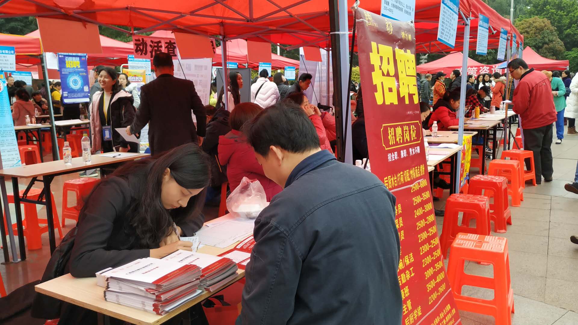 “招人难”、“留人难”，餐饮服务业面临的两大困境！