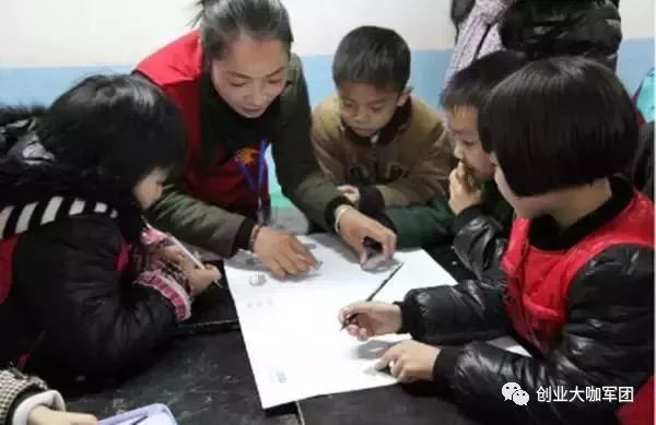 仿瓷砖墙贴效果图_仿瓷砖背景墙效果图_仿玉瓷砖装修效果图片