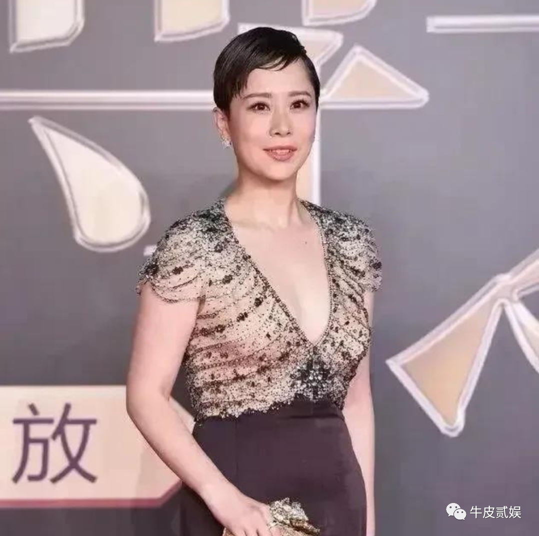 女星职场套装图片_职场女性明星_职场打扮 女明星