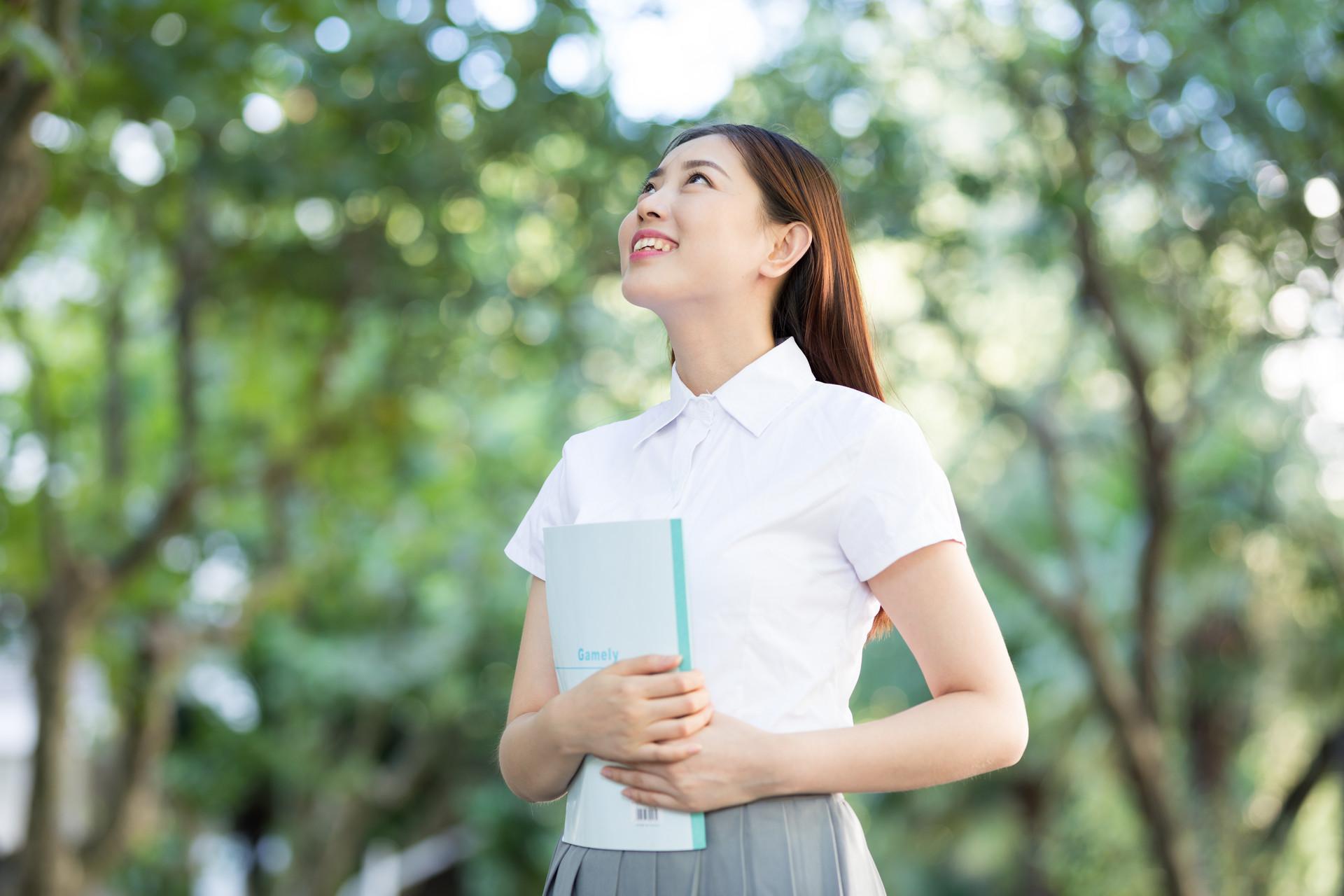 简历模板大学毕业生_大学生毕业简历表格_大四毕业生简历模板