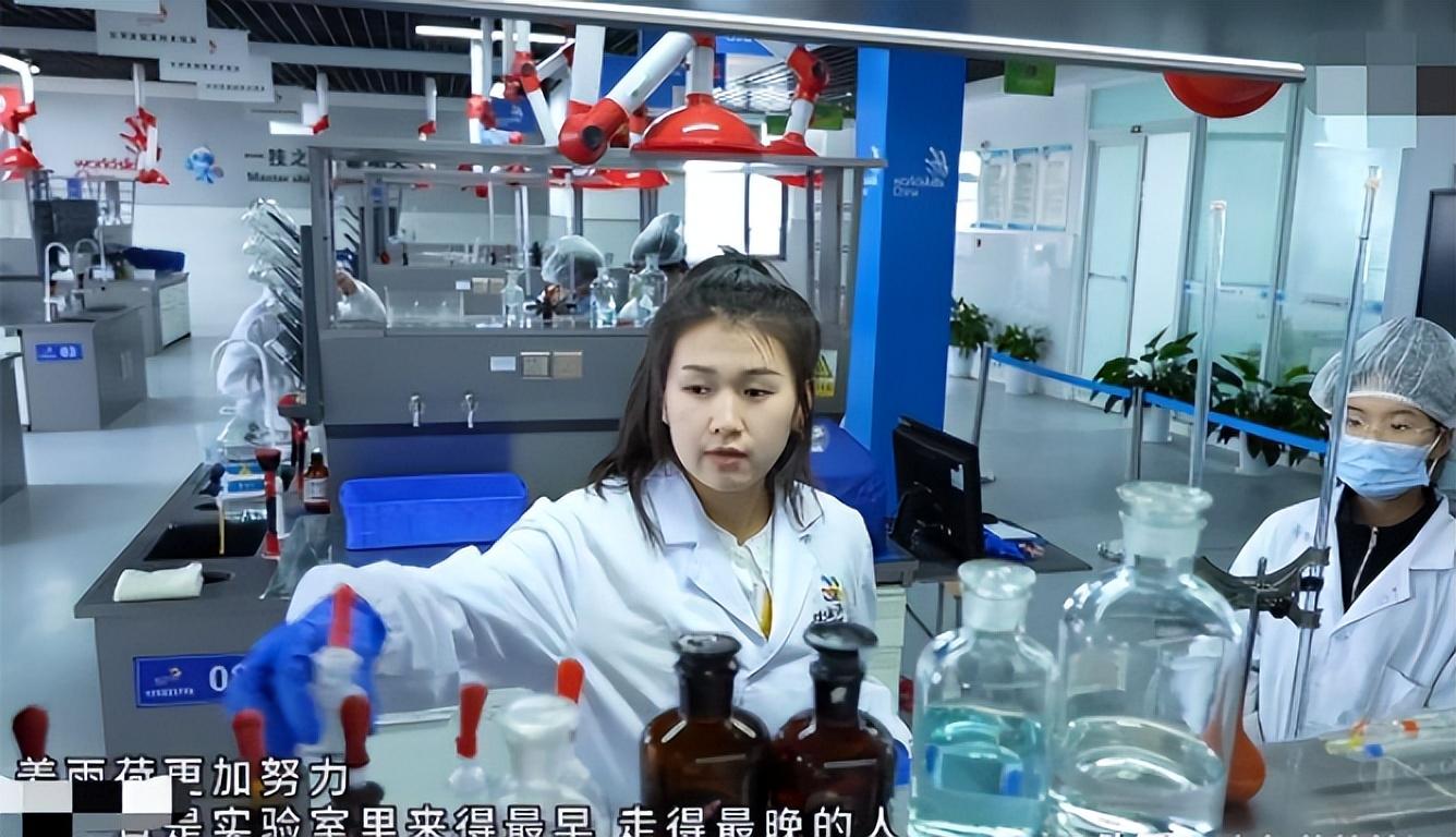 初中毕业去当流水线女工，五年后却成为世界冠军，22岁成人生赢家__初中毕业去当流水线女工，五年后却成为世界冠军，22岁成人生赢家