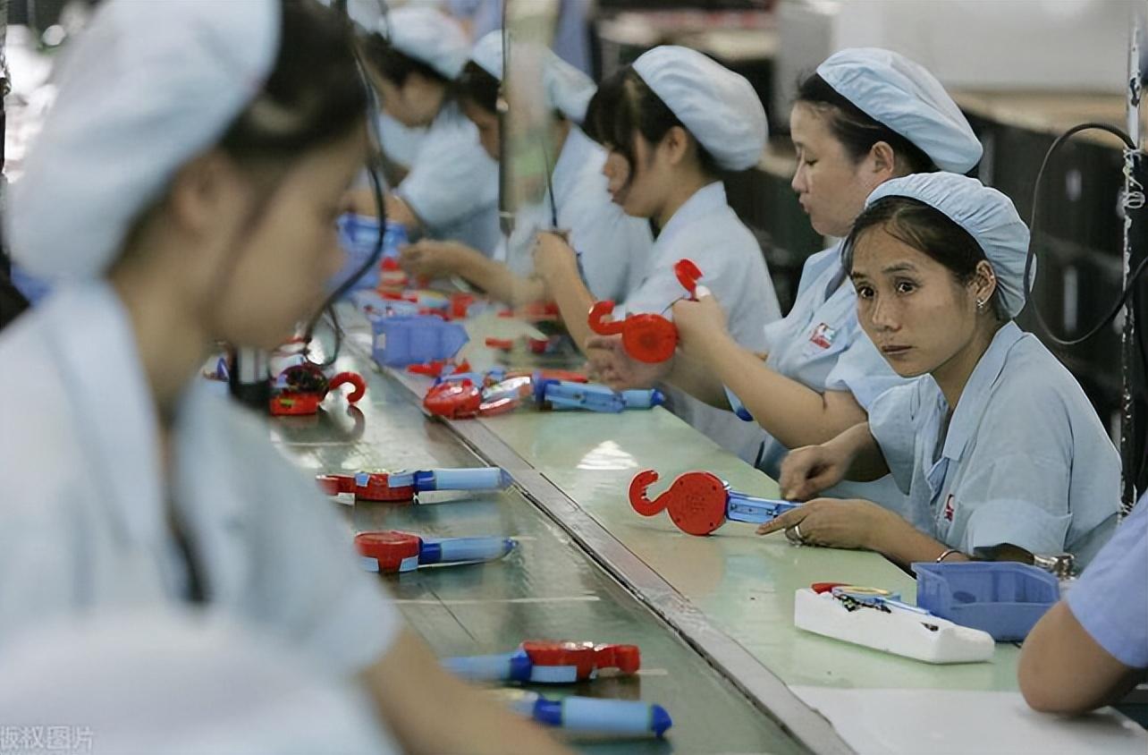 _初中毕业去当流水线女工，五年后却成为世界冠军，22岁成人生赢家_初中毕业去当流水线女工，五年后却成为世界冠军，22岁成人生赢家