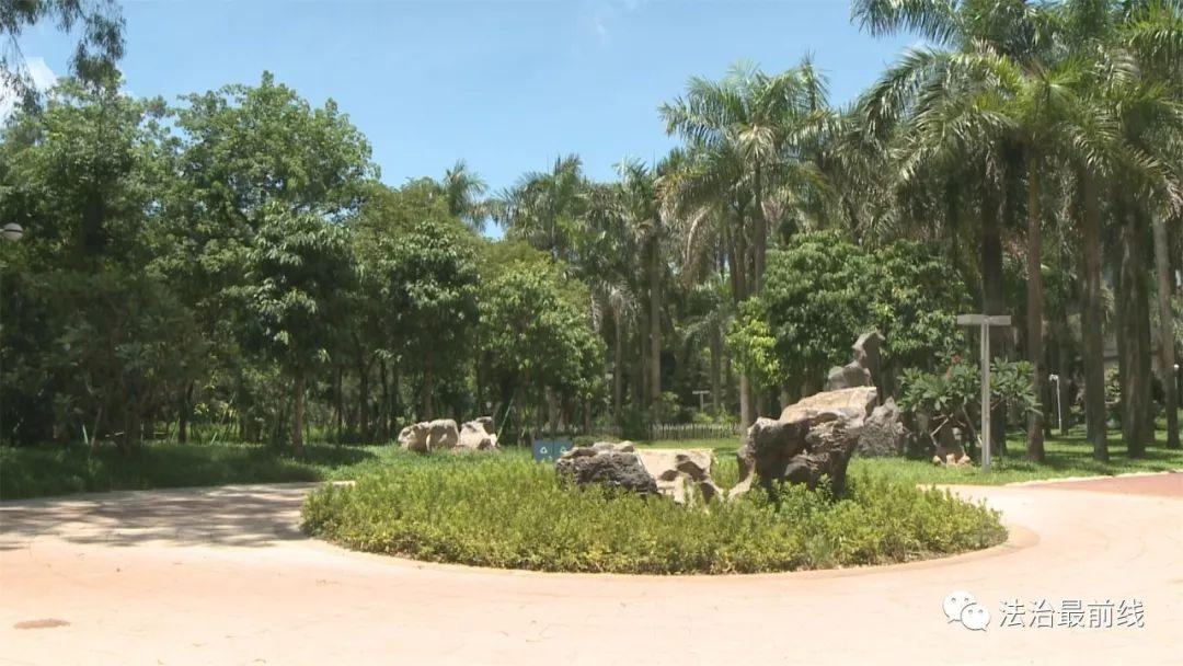北海市中山公园东门为何迟迟未开？背后原因竟是这栋废旧 6 层楼房