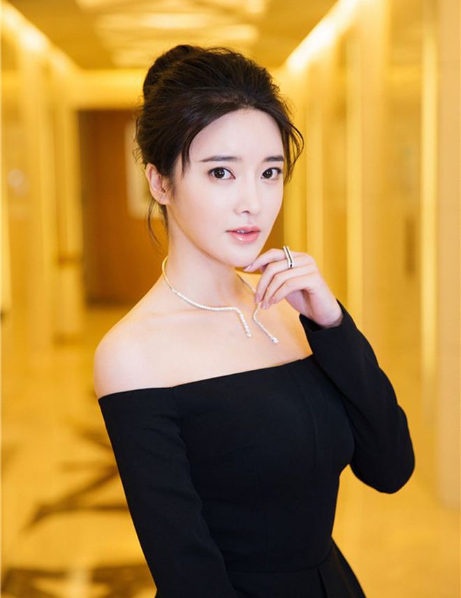 楼梯栏杆玻璃钢结构图片_钢结构楼梯玻璃栏杆_楼梯栏杆玻璃钢结构施工方案
