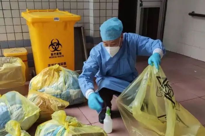 医院清洁工岗位职责_医院清洁工管理制度_医院的清洁工作