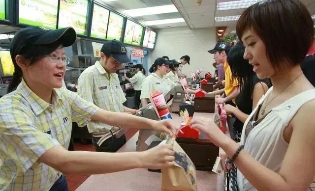 餐饮店店长的岗位职责_餐饮店店长职责规章制度_餐饮店店长职位描述
