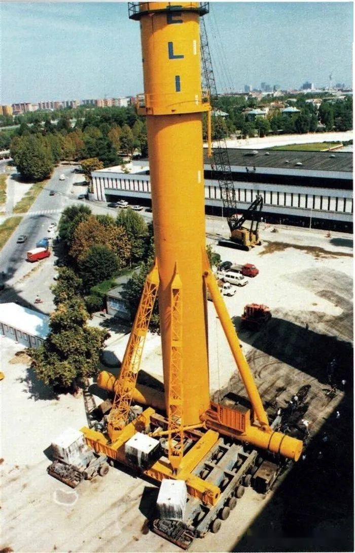 巨大的钢结构建筑_巨型钢结构施工_巨型钢施工结构特点