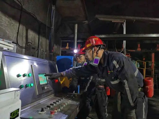钢结构煤棚施工方案_钢结构煤仓的型式_选煤系统钢结构
