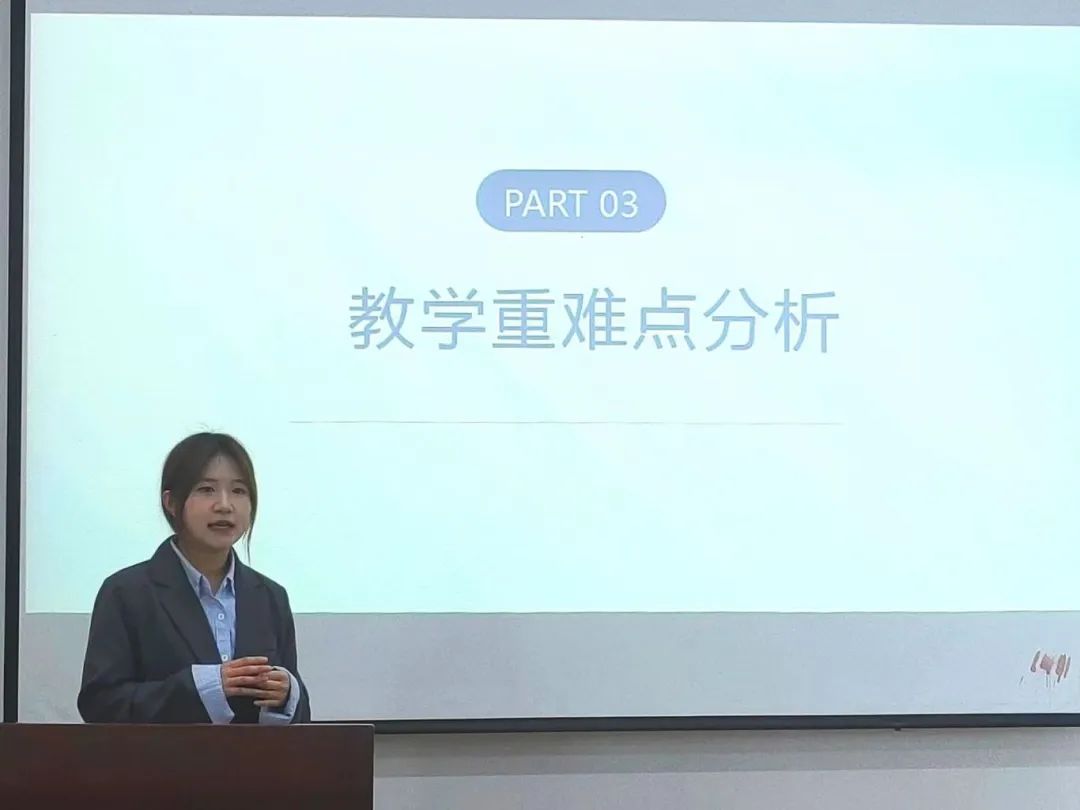 团总支面试演讲稿_团委会面试怎么回答_主席团压力面试技巧