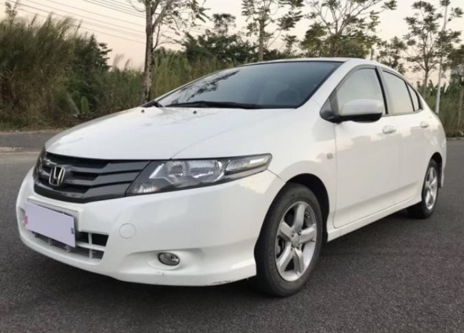 买二手车买轿车还是suv_车买2手的好吗_2万左右买什么车好2万左右二手车