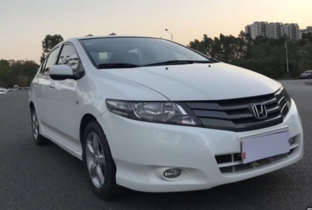 买二手车买轿车还是suv_车买2手的好吗_2万左右买什么车好2万左右二手车