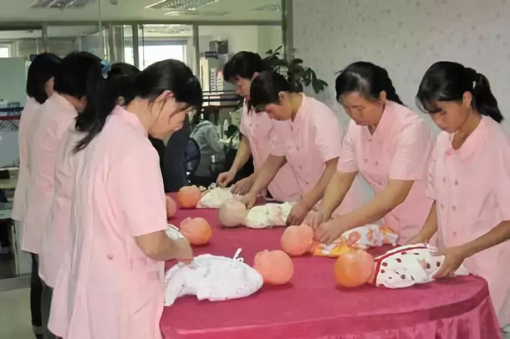 无锡住家保姆_无锡家政保姆每月工资多少钱_无锡家政服务保姆