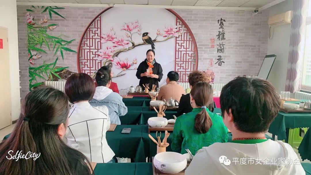 青岛牵手婚庆_青岛手牵手家政服务有限公司_青岛手牵手家政电话