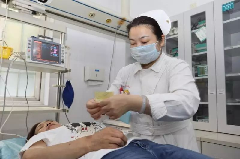 急诊科护士岗位职责简写_急诊护士岗位职责_护士职责急诊岗位是什么