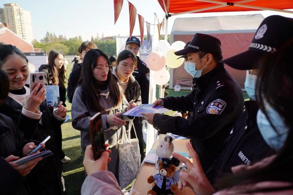 大学生兼职防骗_大学生兼职防骗指南_大学校园兼职防诈骗宣传