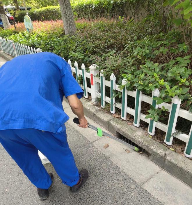 台风“普拉桑”已登陆！他们默默守护小区的“万家灯火”_台风“普拉桑”已登陆！他们默默守护小区的“万家灯火”_