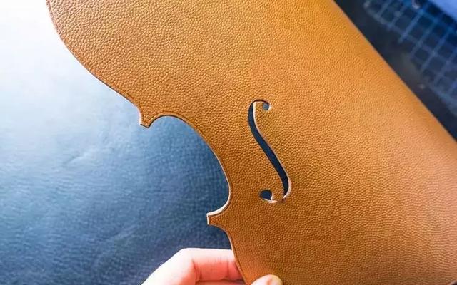 乌兰浩特通报“商户在店门口张贴招聘信息被罚”：解释不到位导致误解