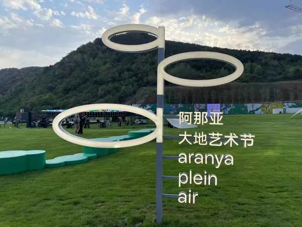 亭子钢架结构_钢结构亭子施工方案_钢架亭子顶部怎么做的