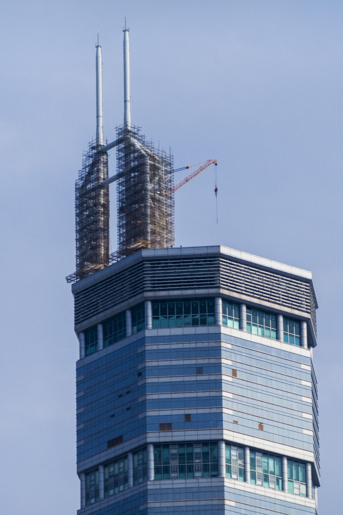 钢结构高层建筑抗震性能_钢结构建筑抗震_钢结构高楼抗震