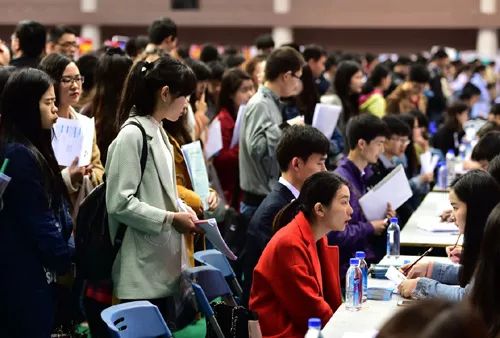 简历模板毕业大学生可以做吗_毕业大学生简历模板_大学毕业生简历模版