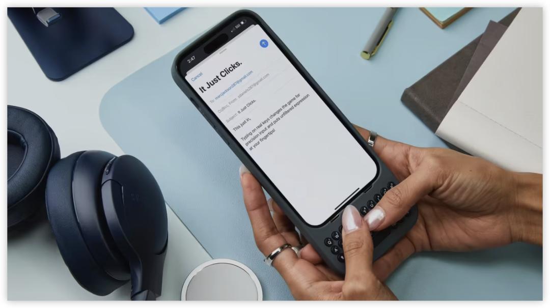 _够离谱，实体键版 iPhone 登场_够离谱，实体键版 iPhone 登场