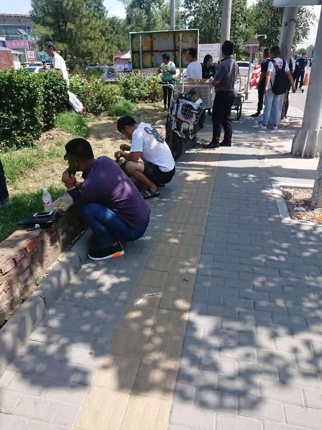 二手车交易市场趋势_二手交易车价格市场前后变化_前四后八二手车交易市场价格