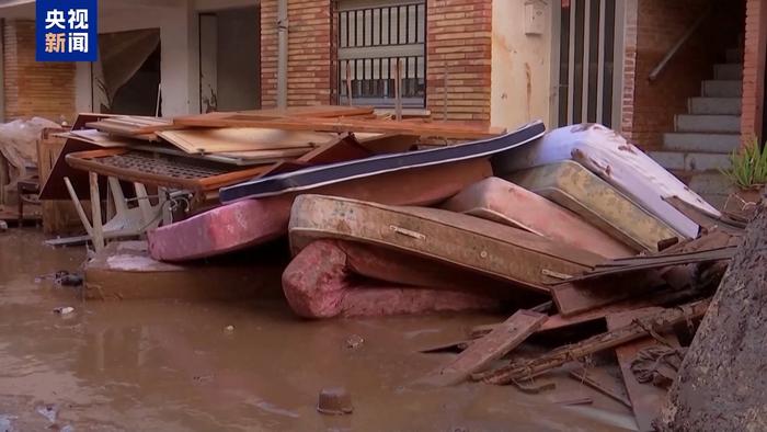 重庆暴雨造成35人死亡_西班牙灾难_