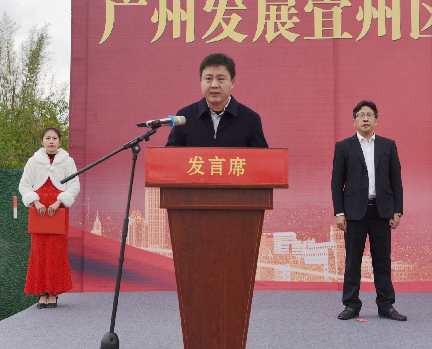 江苏钢结构停车棚_停车场钢结构棚_钢结构停车棚多少钱一个平方
