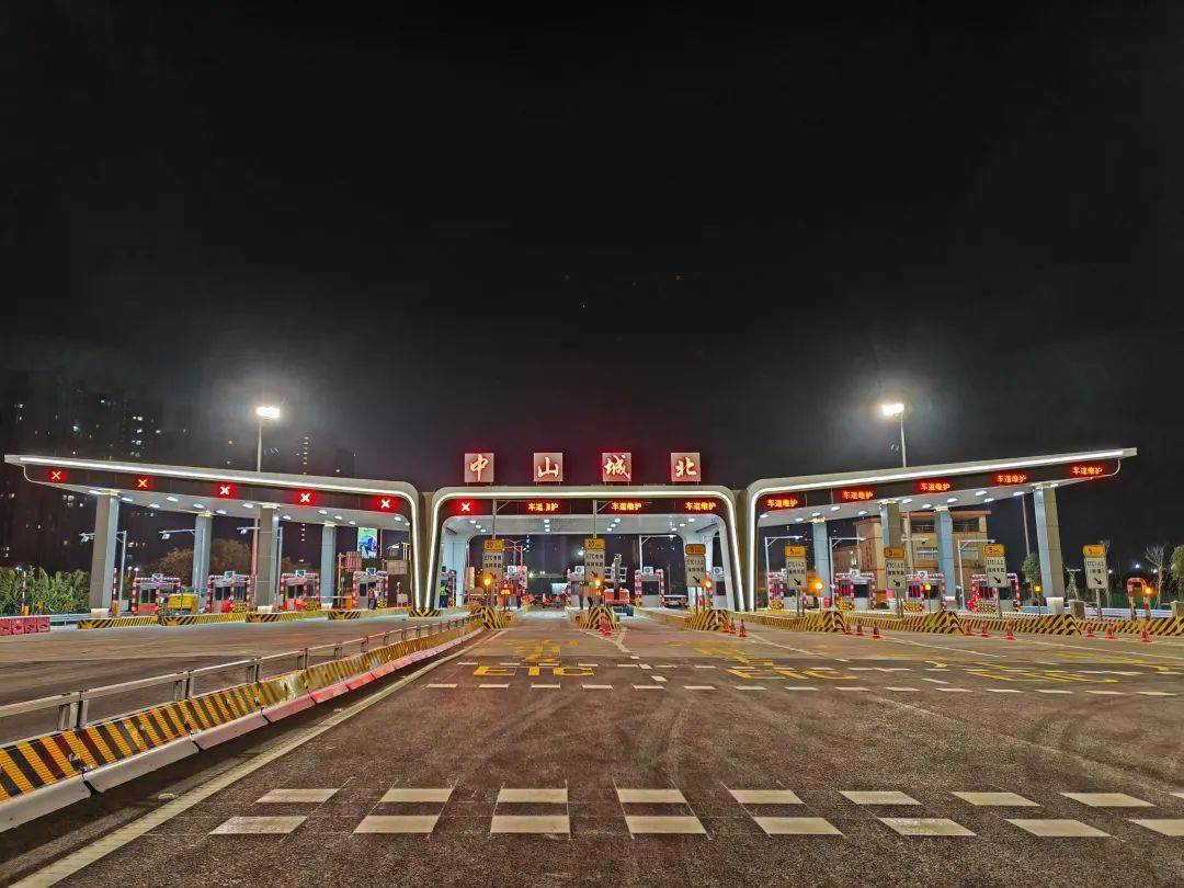 钢结构雨棚构造_广州钢结构雨棚_雨棚钢结构图